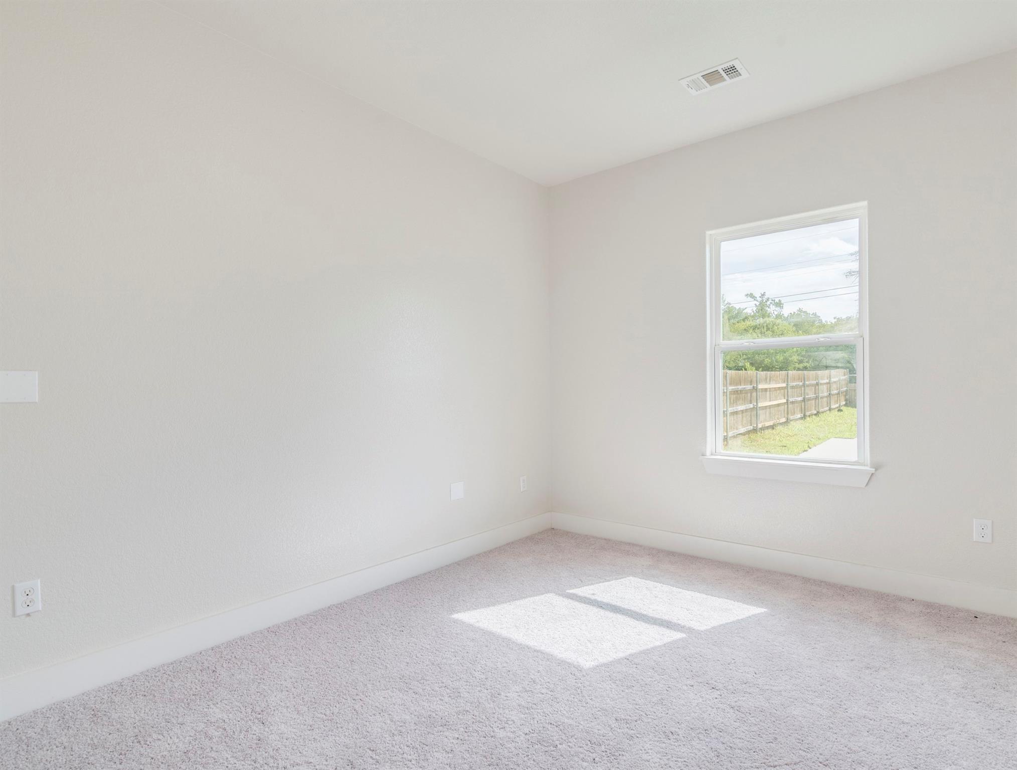 411 S Avenue B Elgin TX 78621