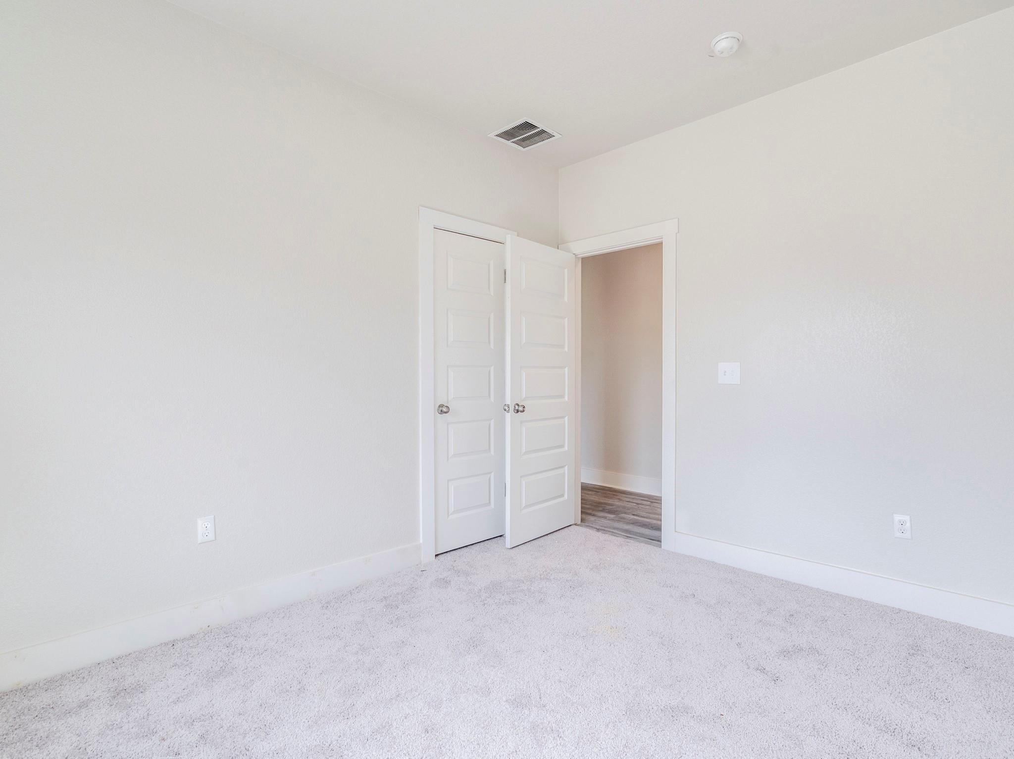 411 S Avenue B Elgin TX 78621