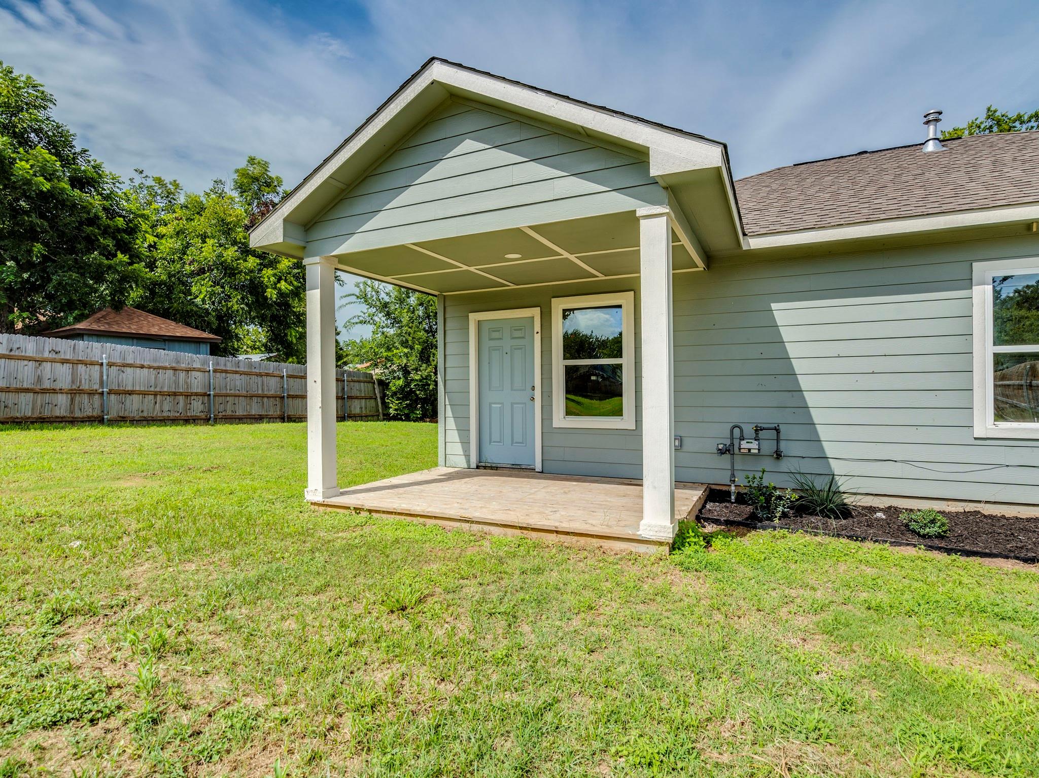 411 S Avenue B Elgin TX 78621