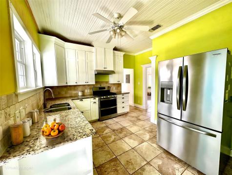 156 Clover Road Cedar Creek TX 78612