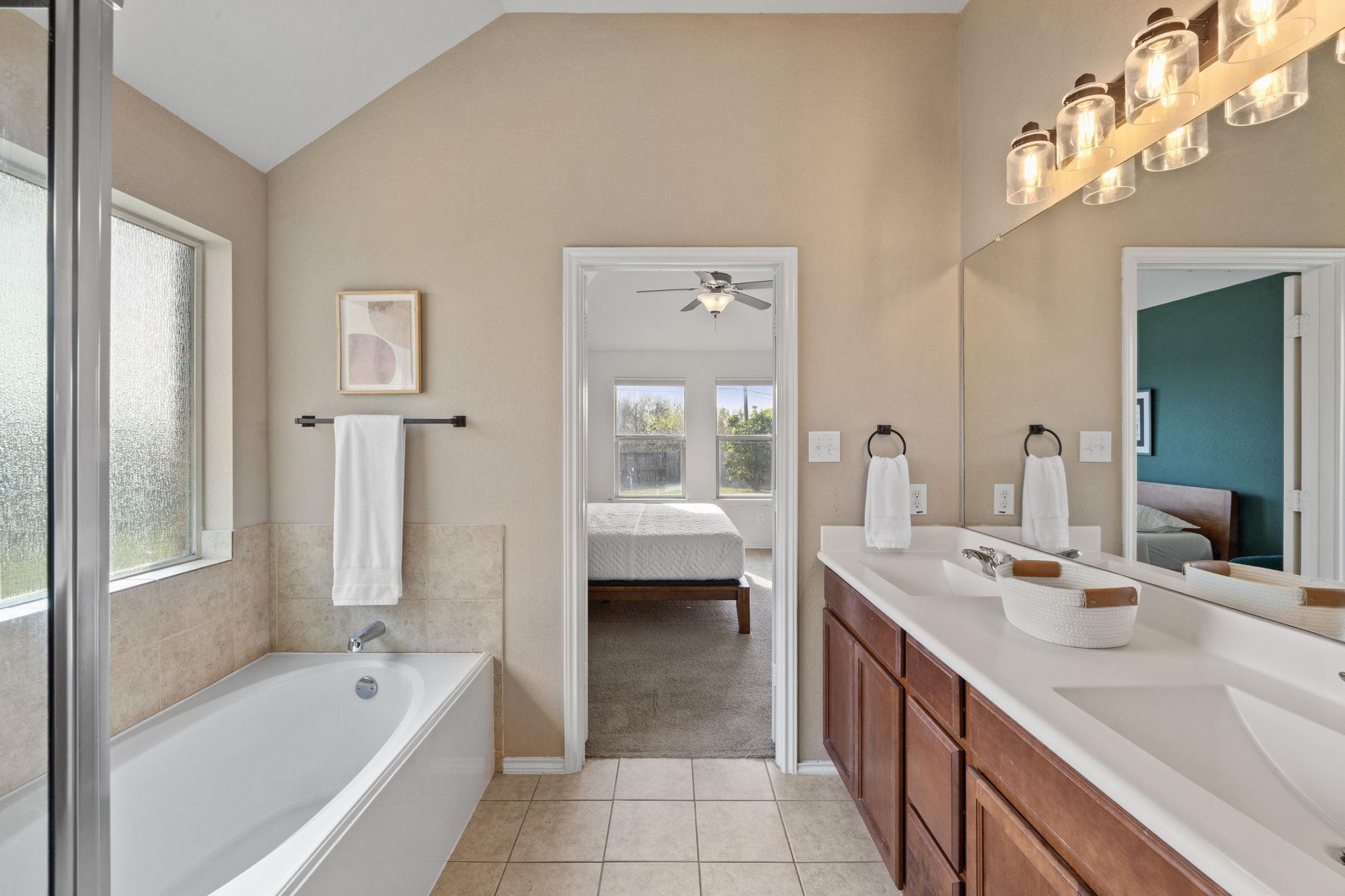 482 Travertine Trail Buda TX 78610