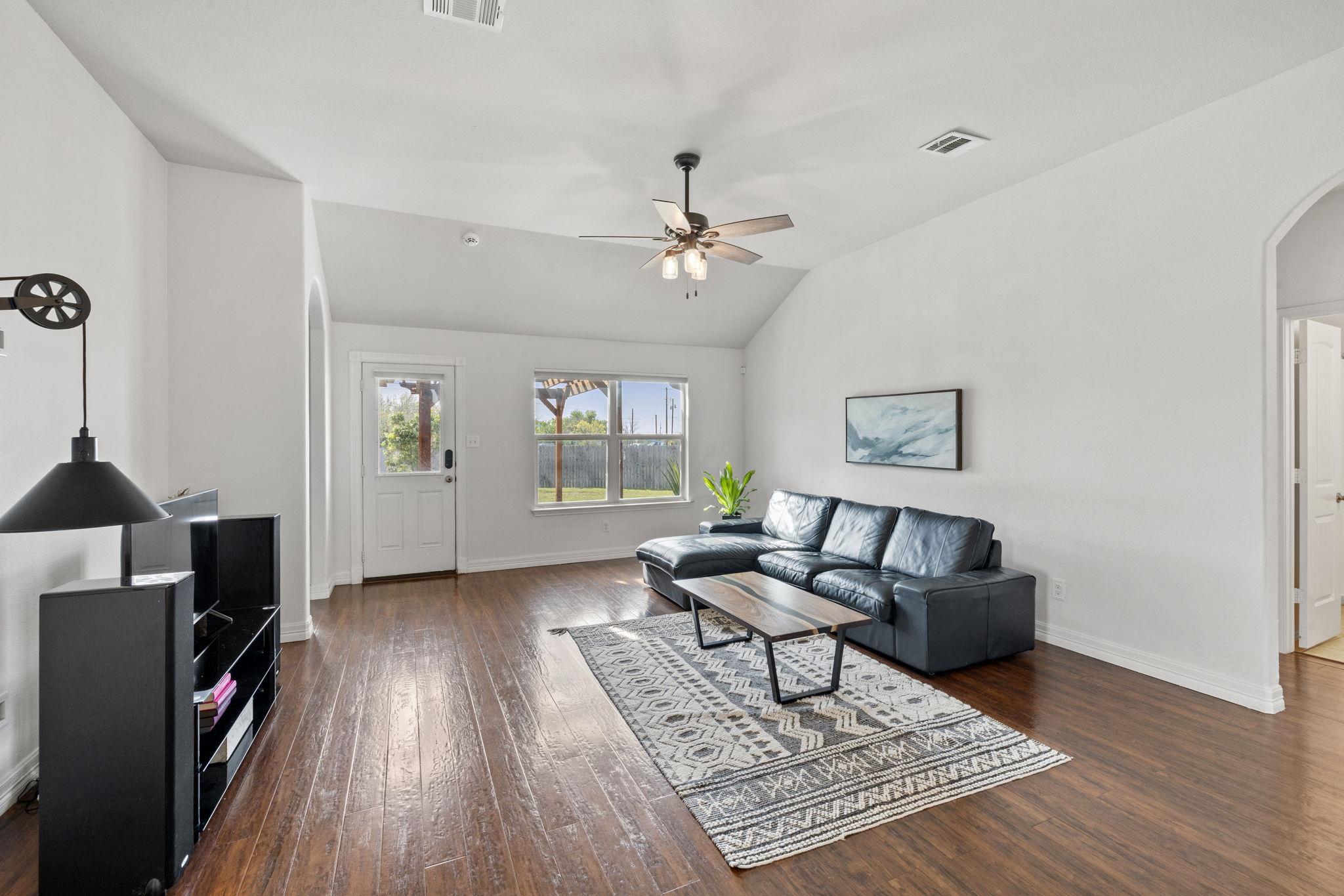 482 Travertine Trail Buda TX 78610