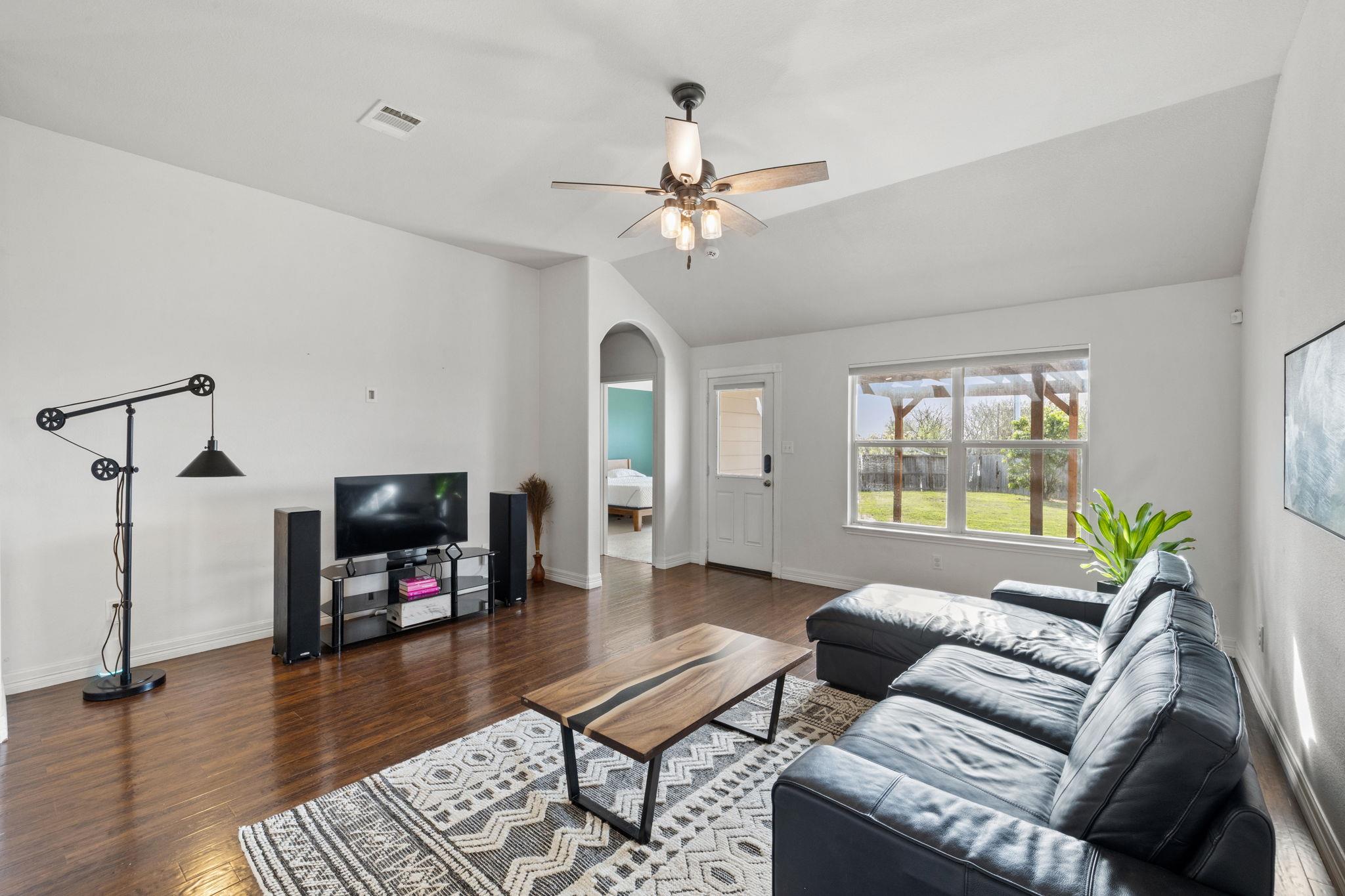 482 Travertine Trail Buda TX 78610