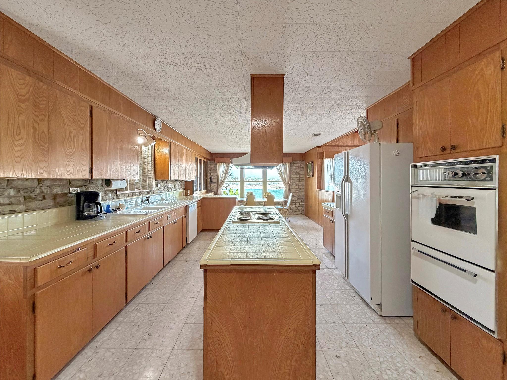 937 Hillcrest Forest Canyon Lake TX 78133