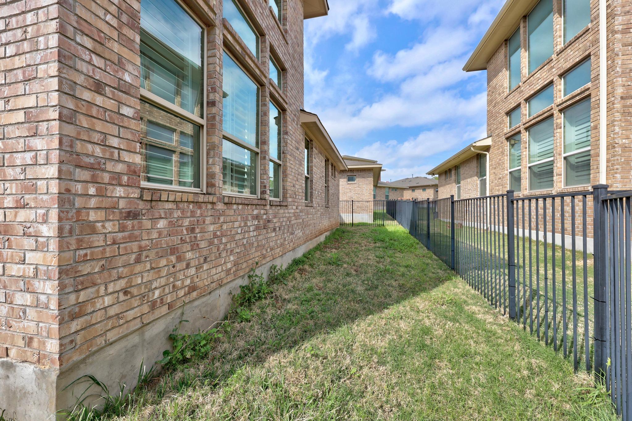 1004 Sue Ann Rose Drive Austin TX 78717