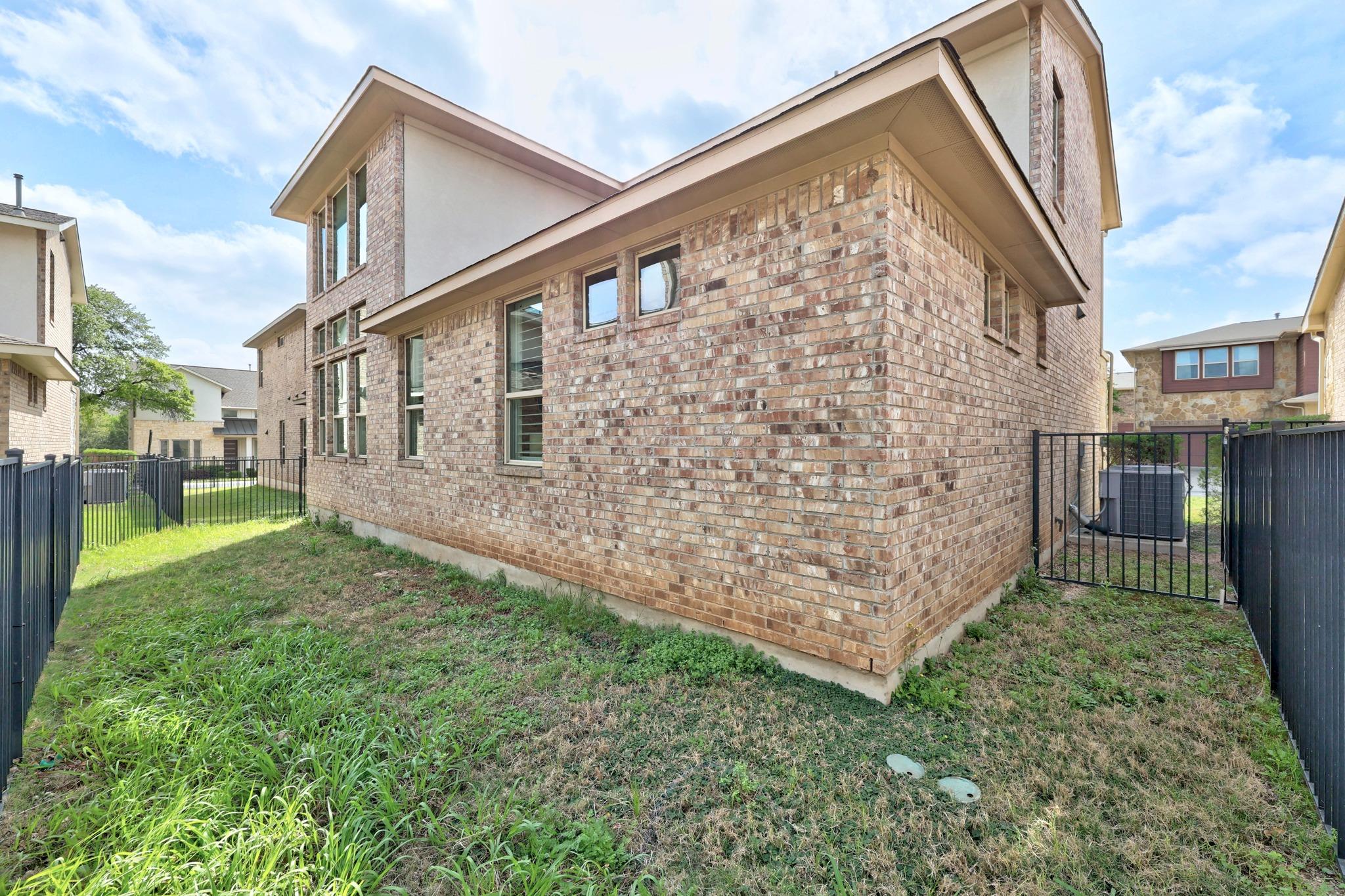 1004 Sue Ann Rose Drive Austin TX 78717