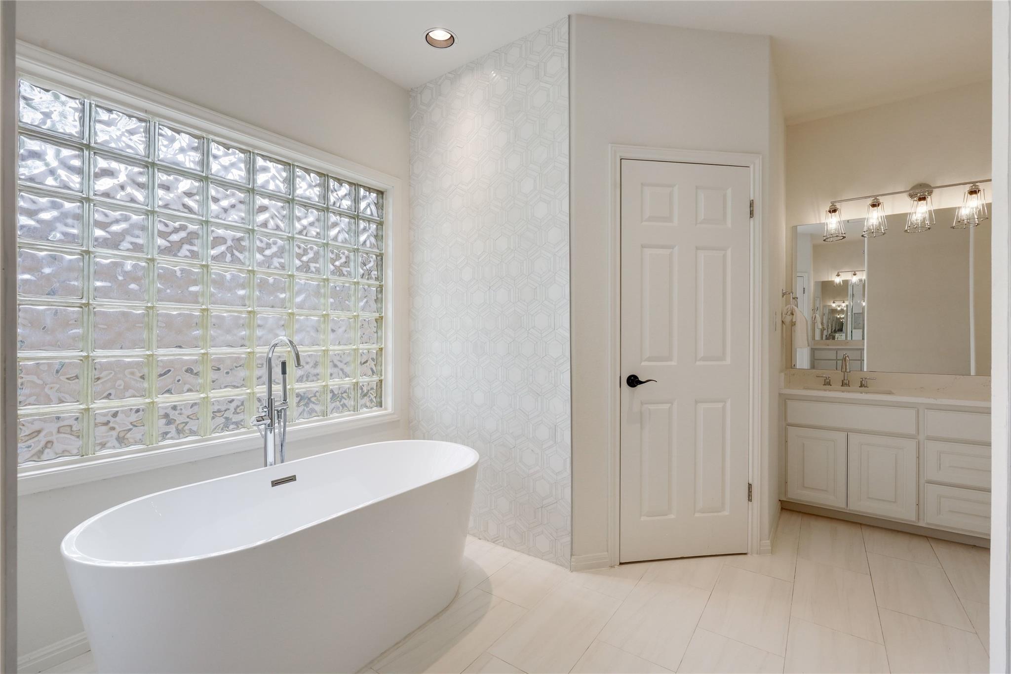 21604 Arrowhead Point Lago Vista TX 78645