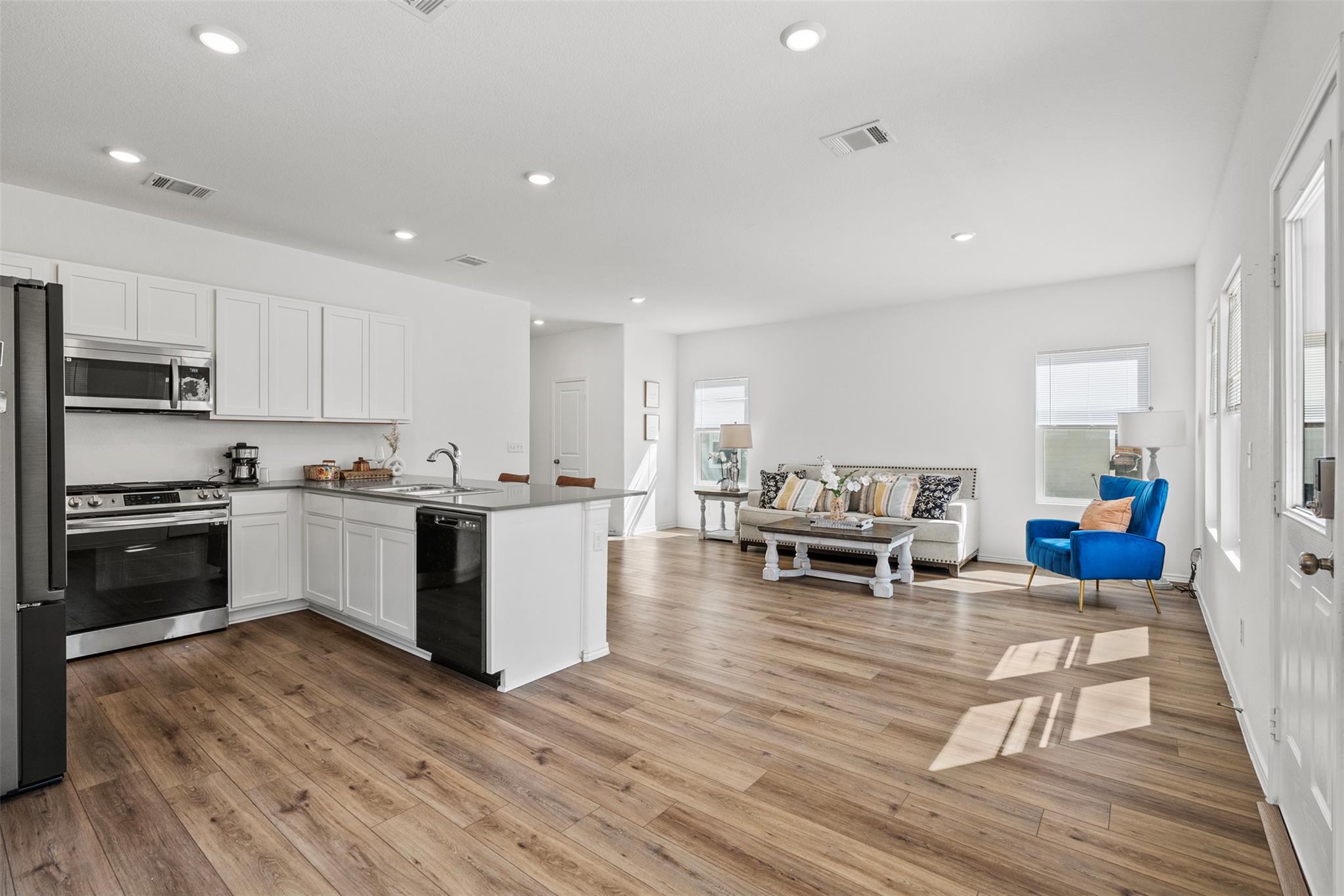 131 Santa Julia Kyle TX 78640