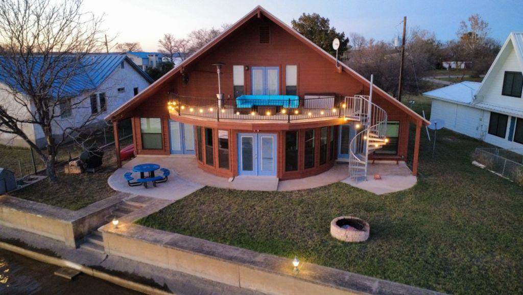 746 E Island Drive Bluffton TX 78607