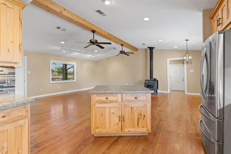 552 County Road 306 Rockdale TX 76567