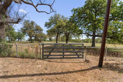 552 County Road 306 Rockdale TX 76567