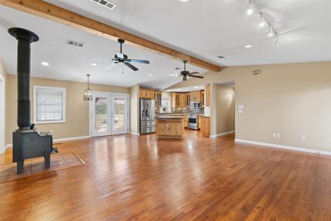 552 County Road 306 Rockdale TX 76567