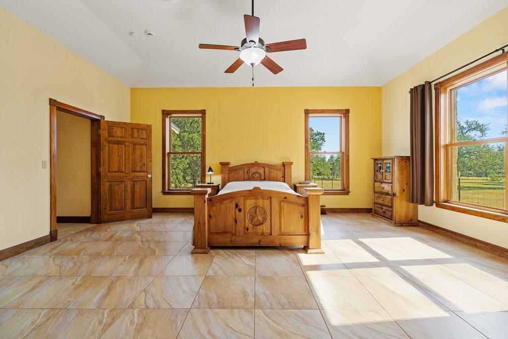 1282 Vintage Oaks Drive Doss TX 78618
