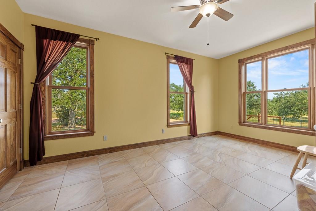 1282 Vintage Oaks Drive Doss TX 78618