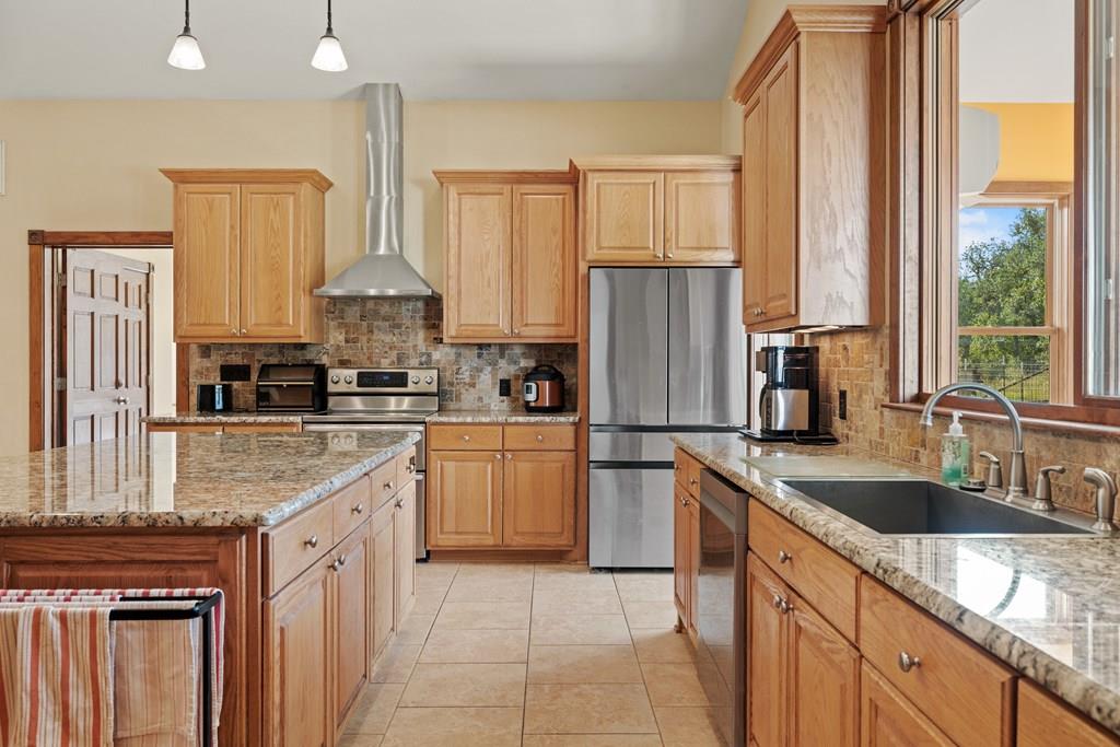 1282 Vintage Oaks Drive Doss TX 78618