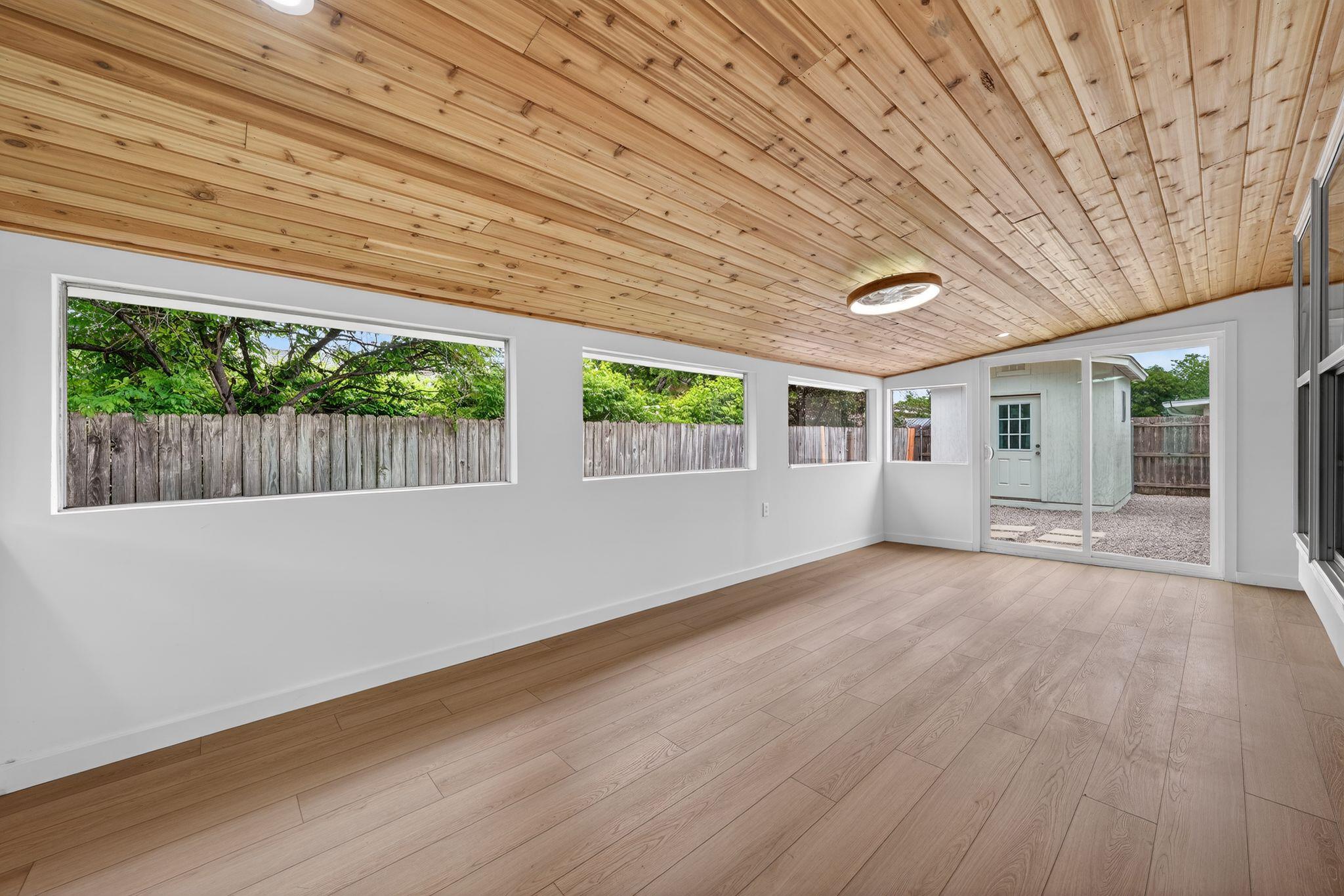 6804 Meadow Run Austin TX 78745