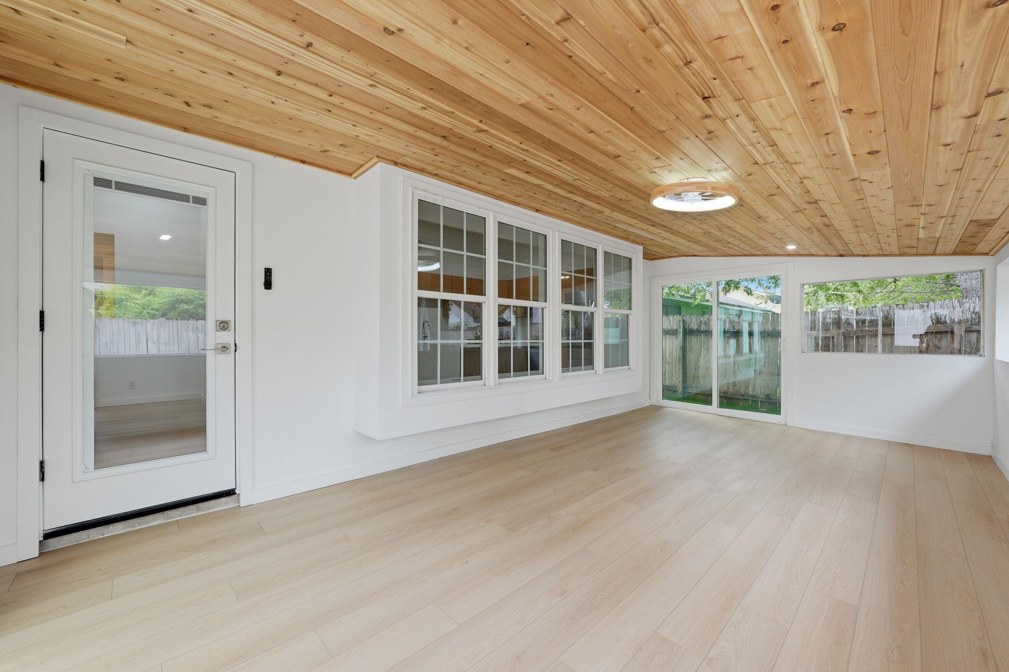 6804 Meadow Run Austin TX 78745