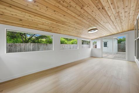6804 Meadow Run Austin TX 78745