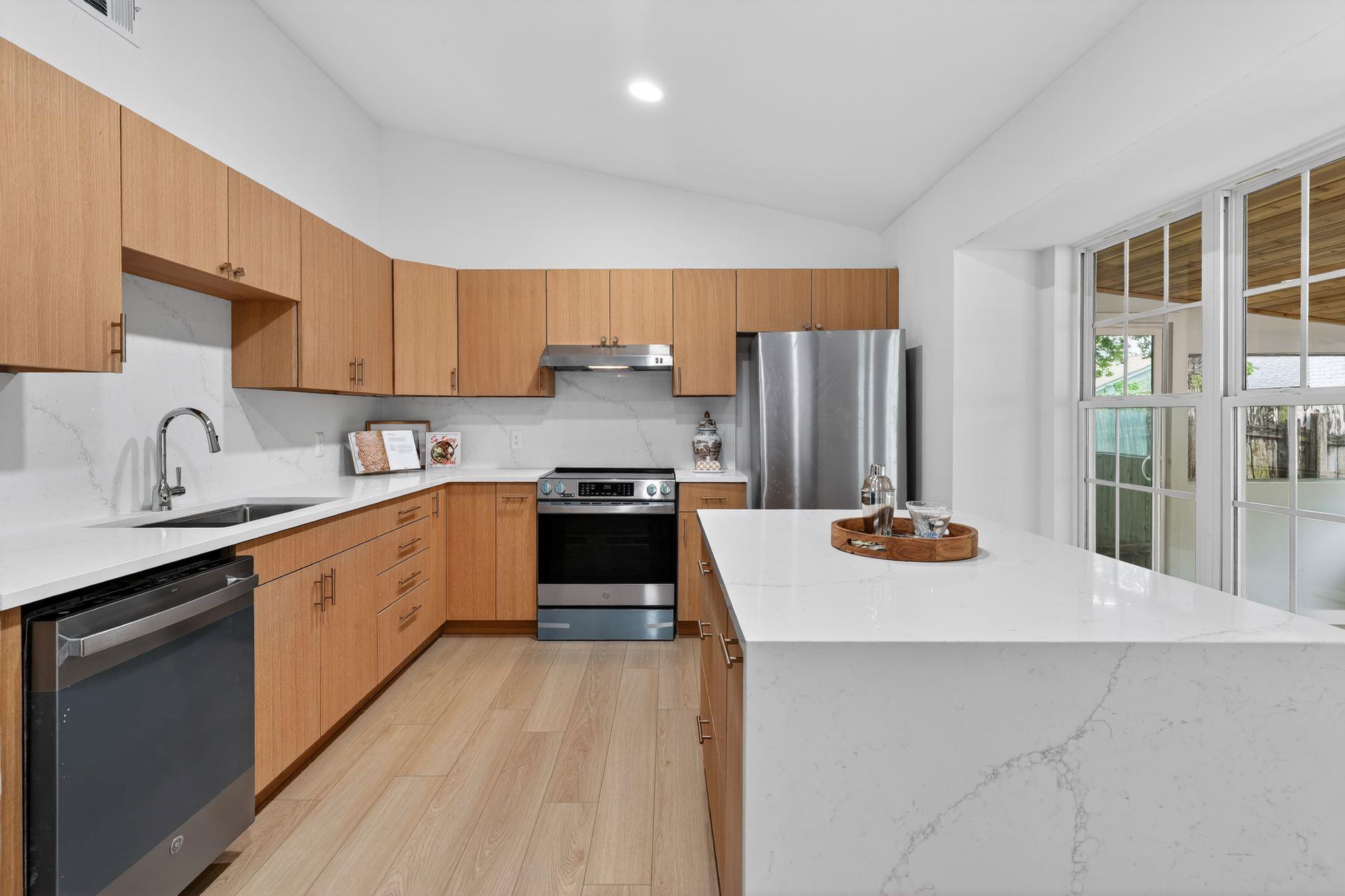 6804 Meadow Run Austin TX 78745