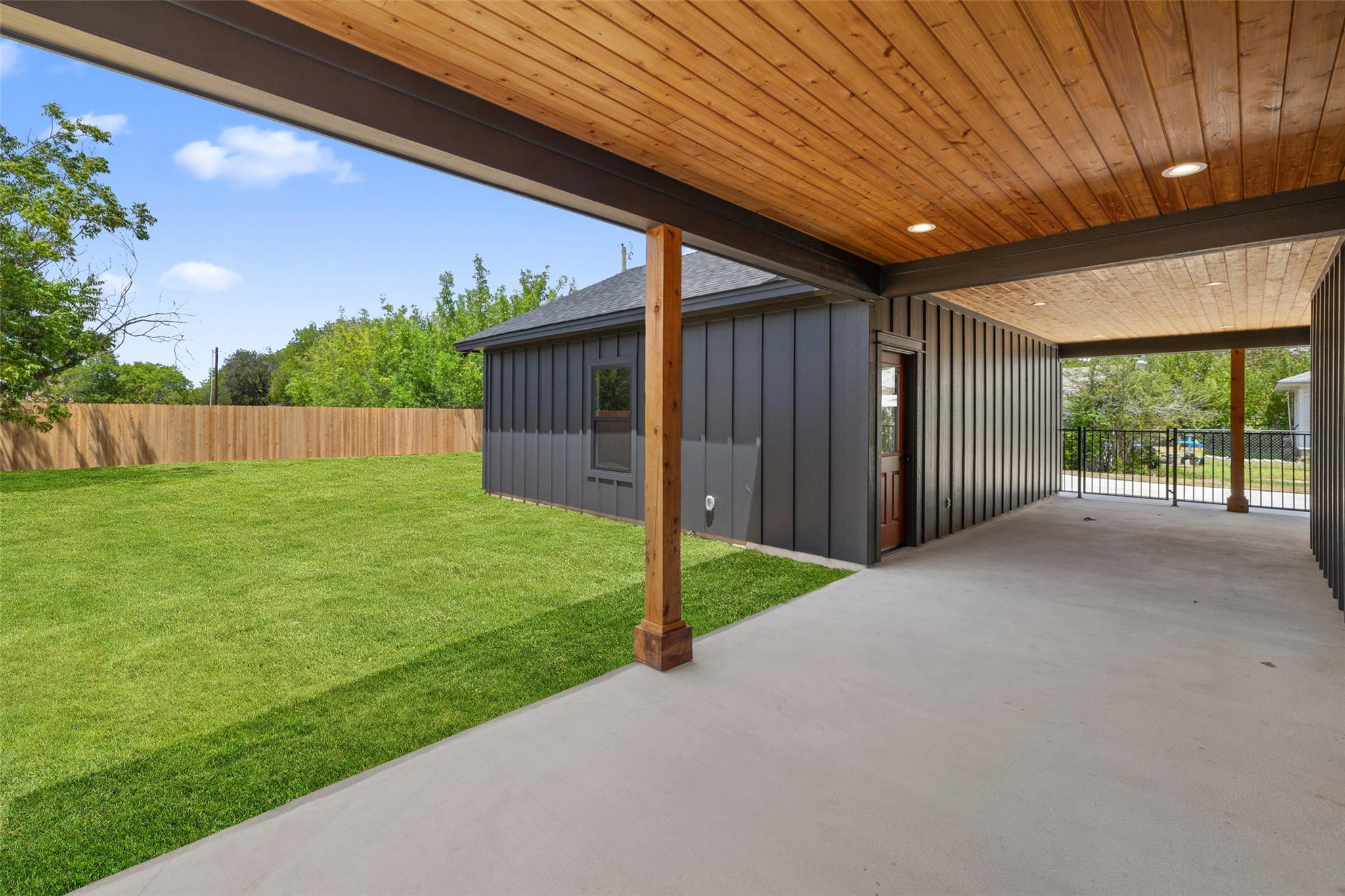 705 Sloan Street Taylor TX 76574