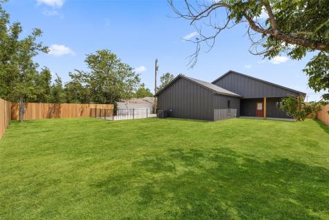 705 Sloan Street Taylor TX 76574
