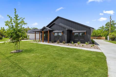 705 Sloan Street Taylor TX 76574