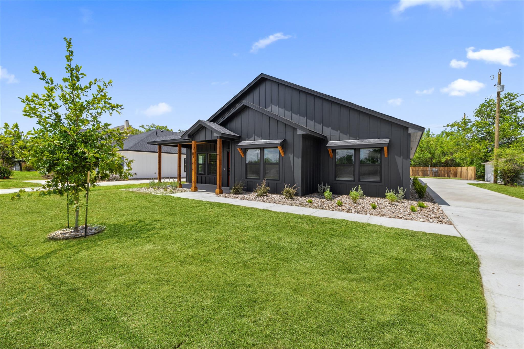 705 Sloan Street Taylor TX 76574