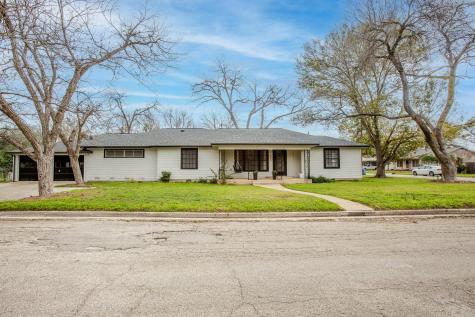 803 Peach Street Seguin TX 78155
