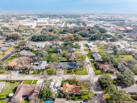 803 Peach Street Seguin TX 78155