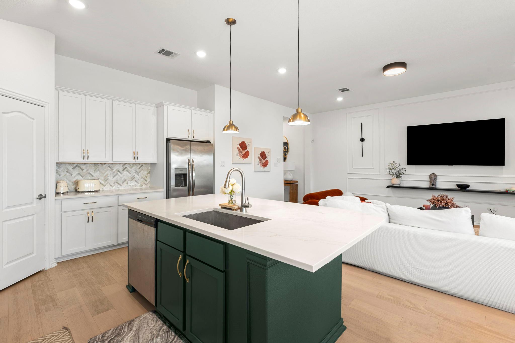 463 Oleander Loop Buda TX 78610