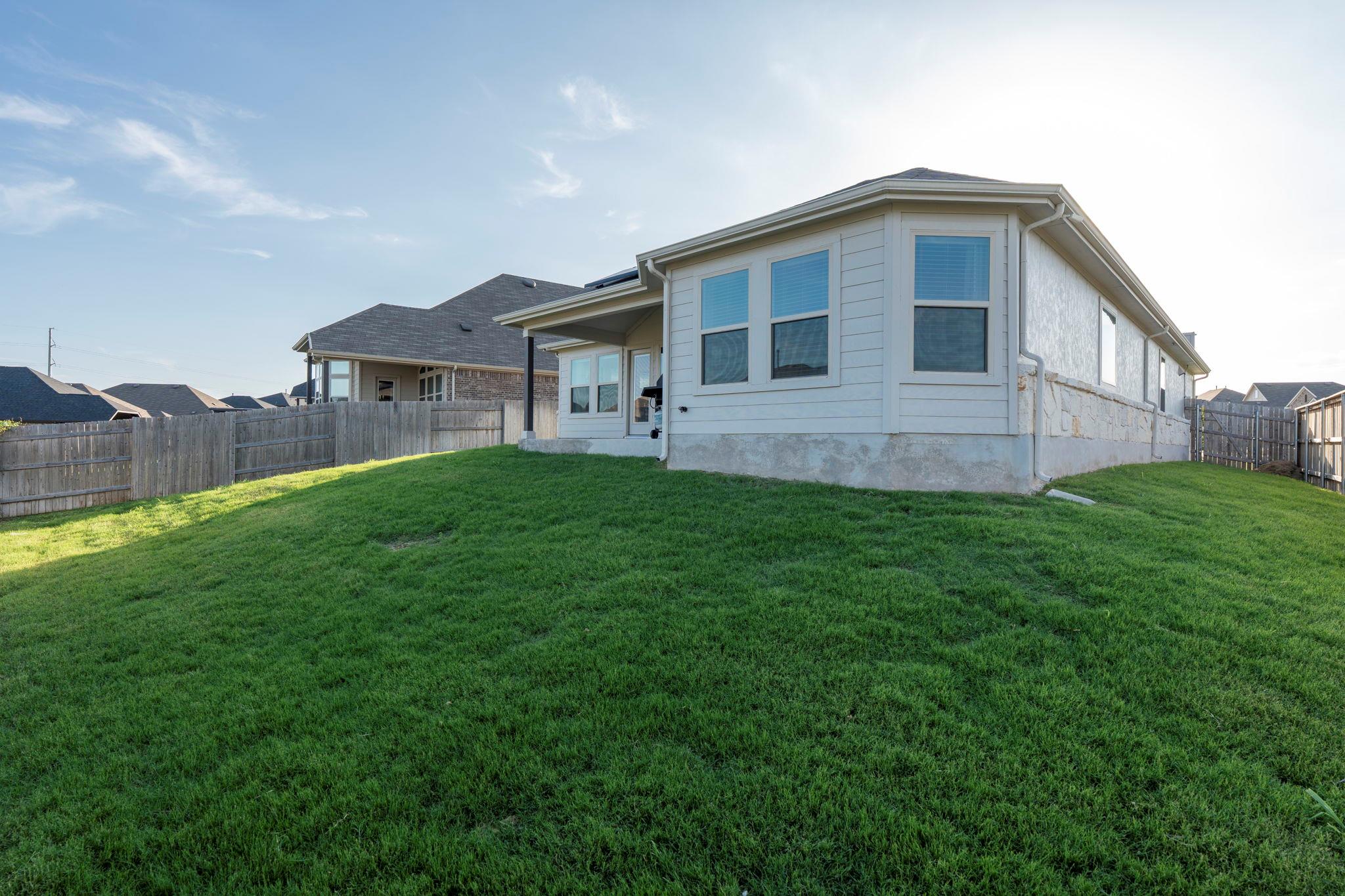 463 Oleander Loop Buda TX 78610