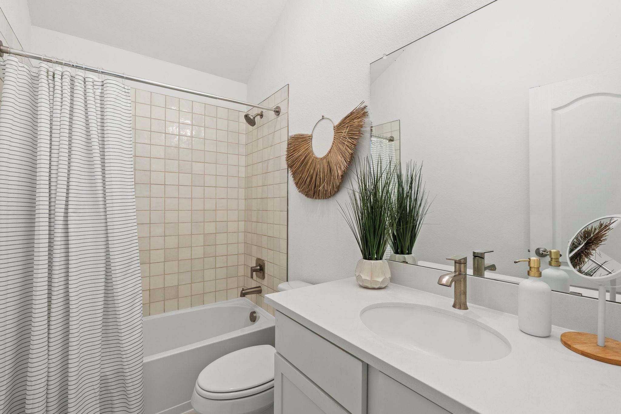 463 Oleander Loop Buda TX 78610