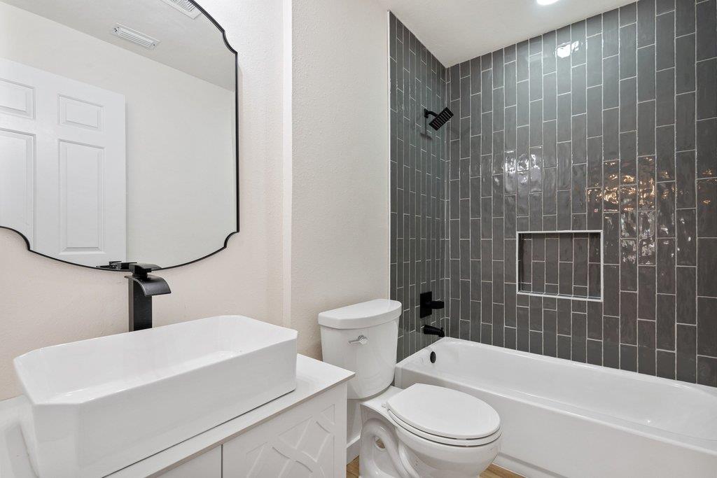 234 Woodcreek Drive Wimberley TX 78676