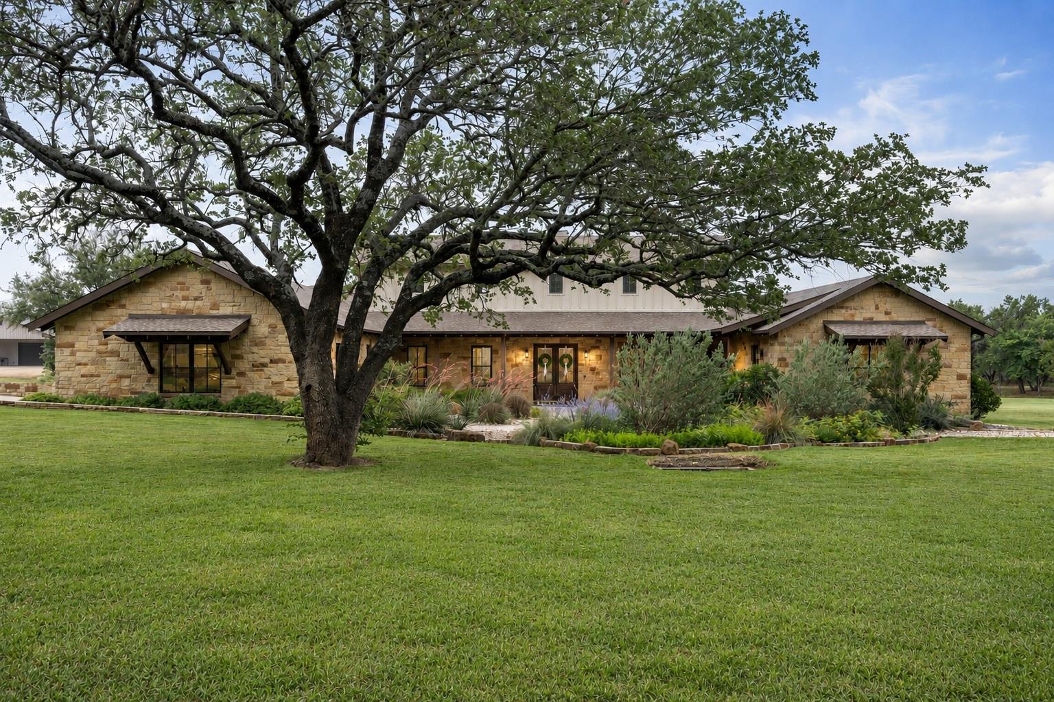 101 Shady Oaks Trail Liberty Hill TX 78642
