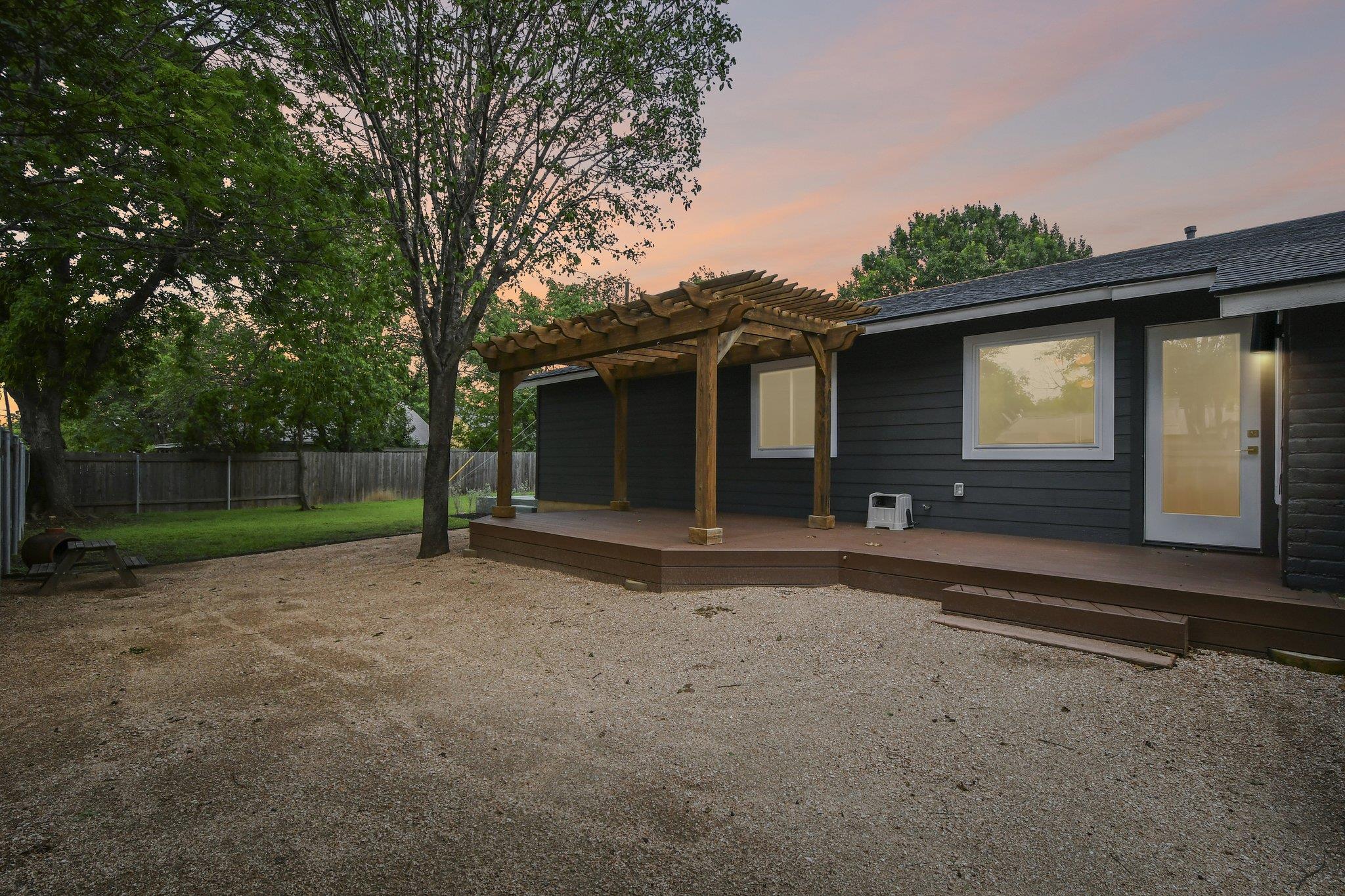 3216 Plantation Road Austin TX 78745