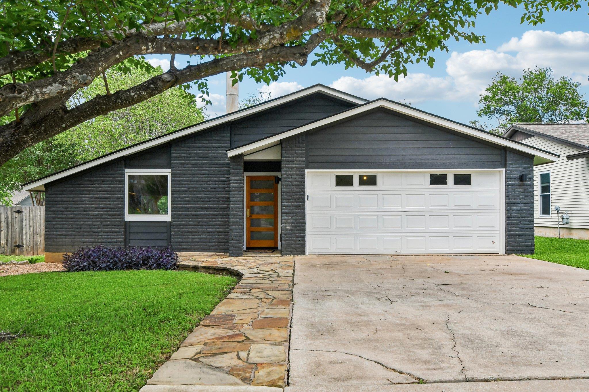 3216 Plantation Road Austin TX 78745