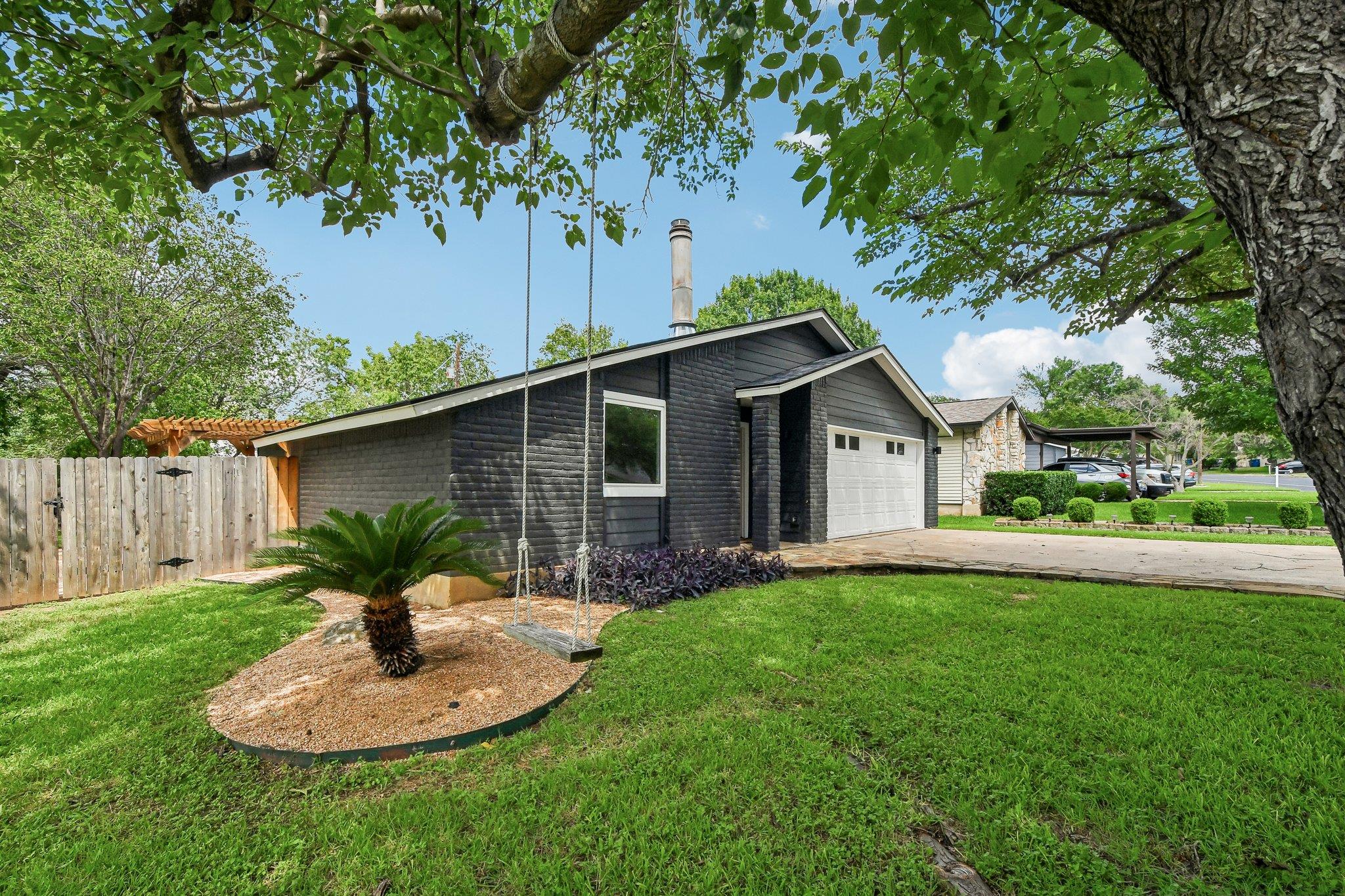 3216 Plantation Road Austin TX 78745