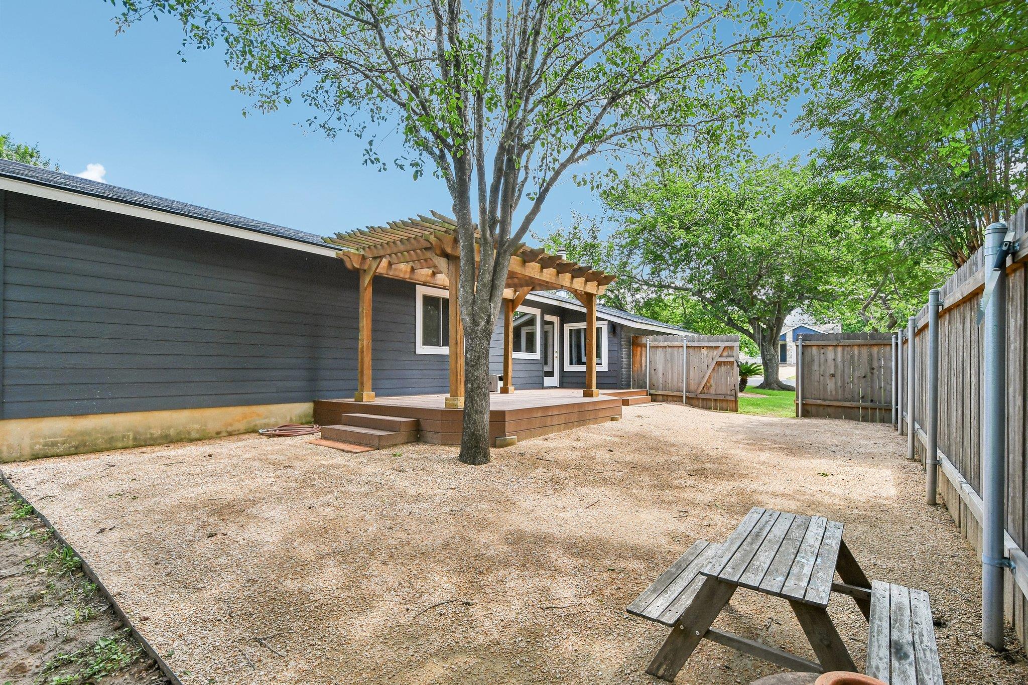 3216 Plantation Road Austin TX 78745