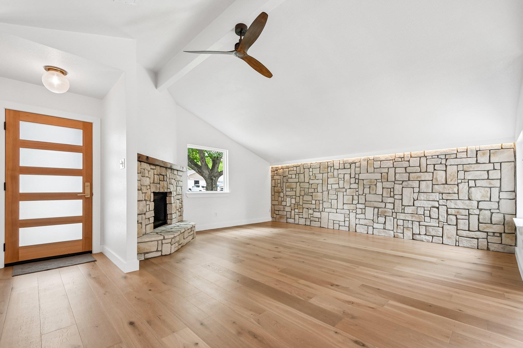 3216 Plantation Road Austin TX 78745