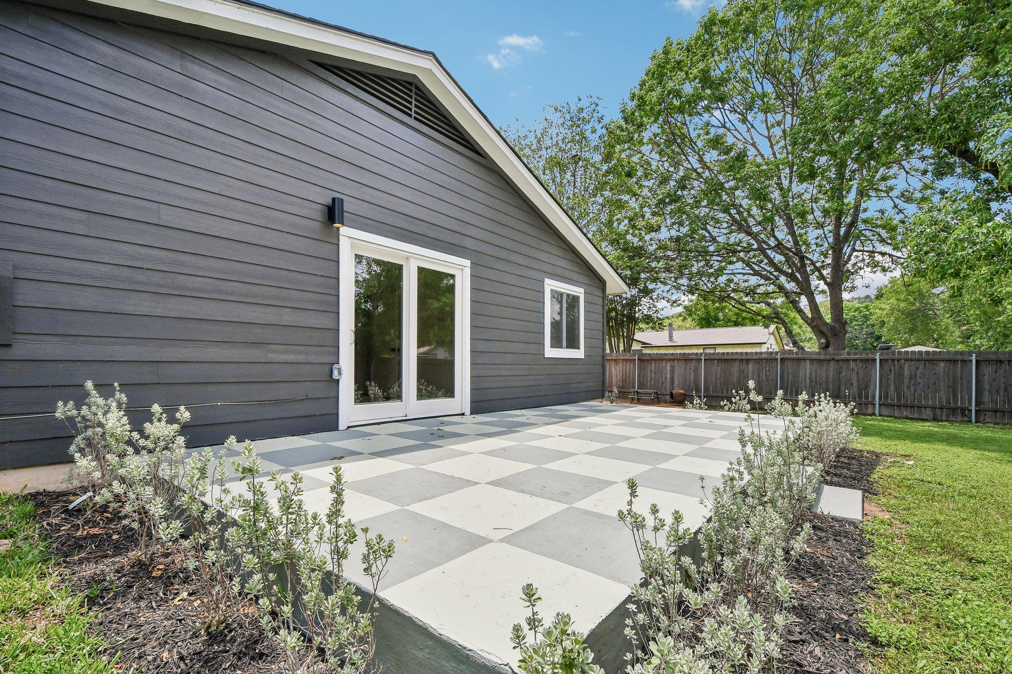 3216 Plantation Road Austin TX 78745