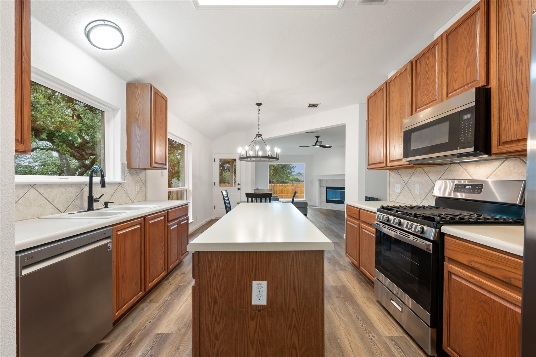608 Haleys Cove Leander TX 78641