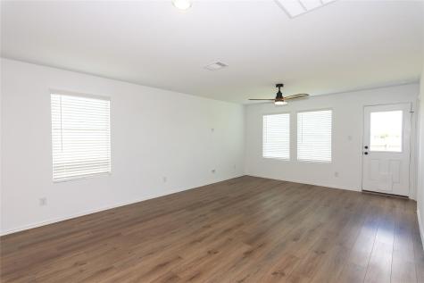 548 Rancho Del Cielo Loop Jarrell TX 76537