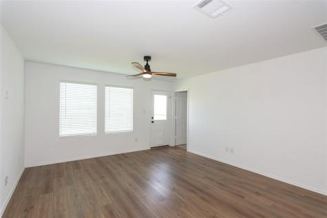 548 Rancho Del Cielo Loop Jarrell TX 76537