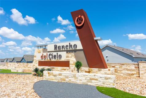 548 Rancho Del Cielo Loop Jarrell TX 76537