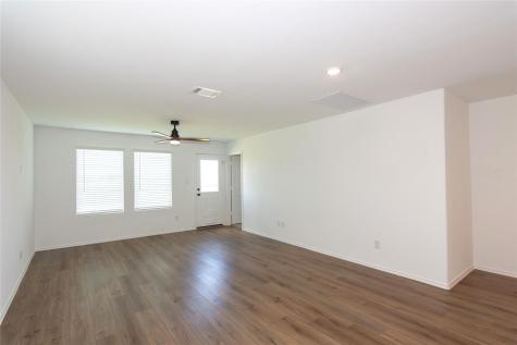 548 Rancho Del Cielo Loop Jarrell TX 76537