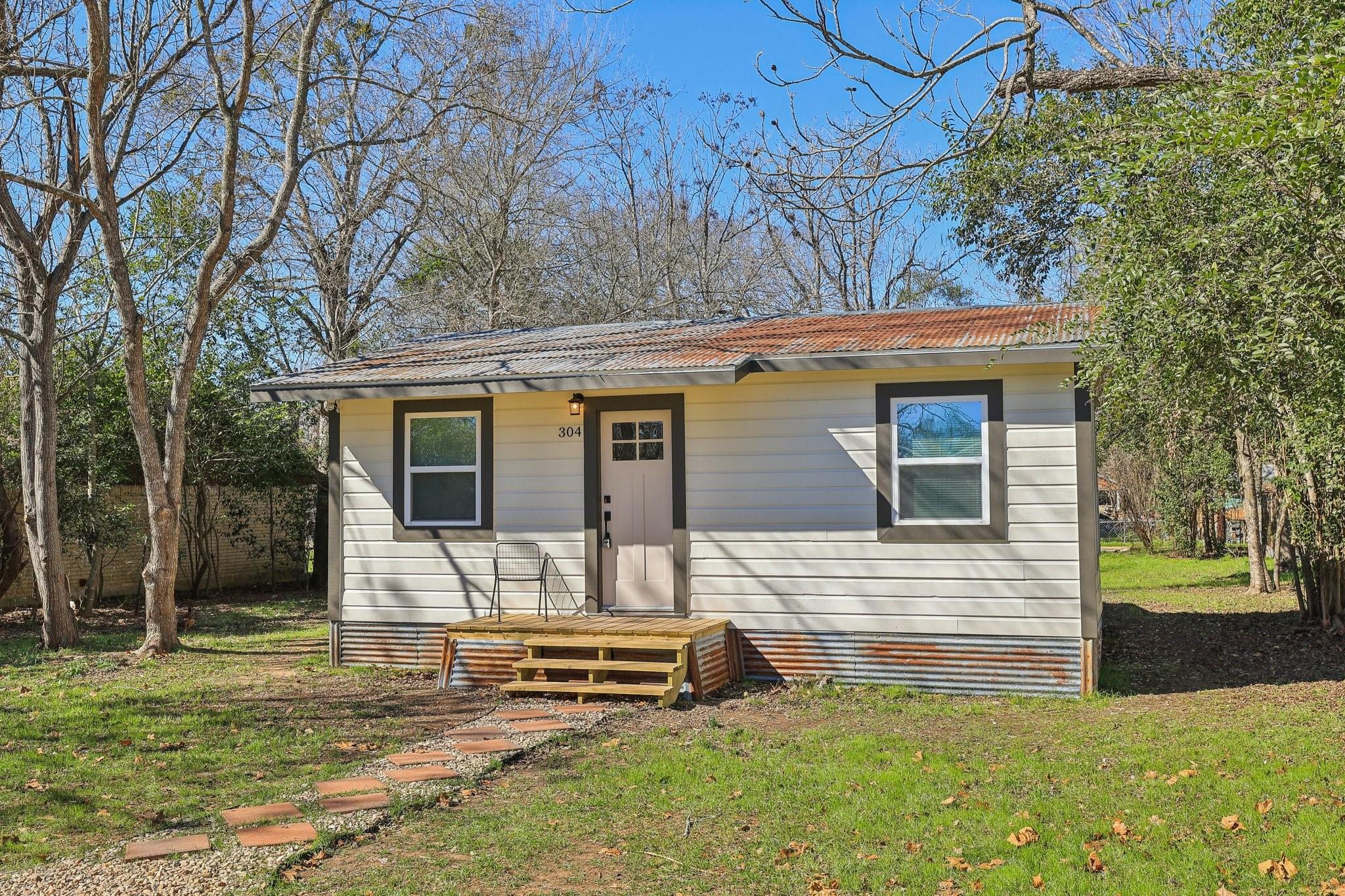 304 Harris Street Smithville TX 78957