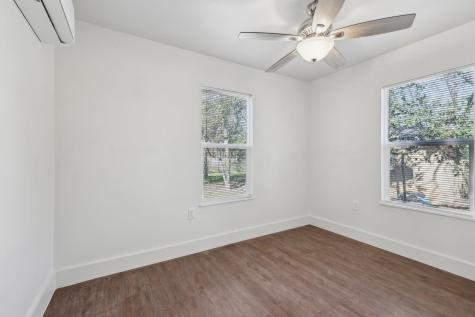 304 Harris Street Smithville TX 78957
