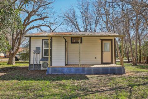 304 Harris Street Smithville TX 78957