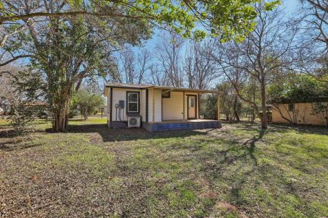 304 Harris Street Smithville TX 78957
