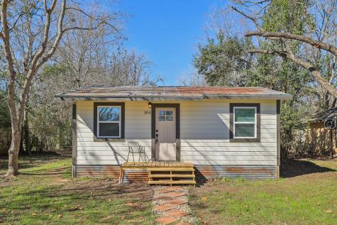 304 Harris Street Smithville TX 78957